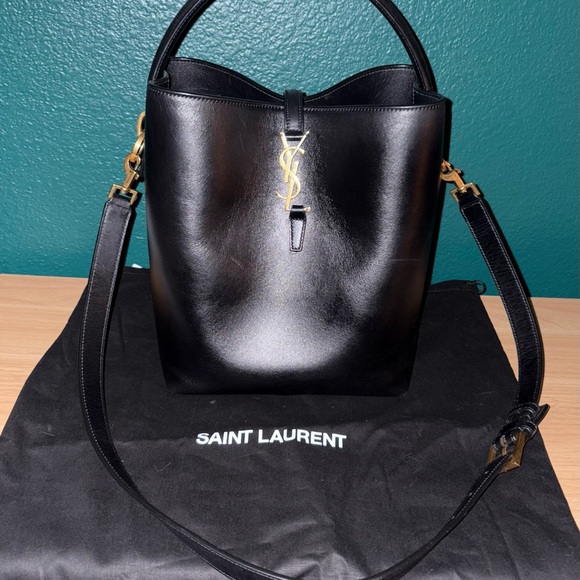 Saint Laurent Shiny Black Leather Le 37 Bucket Bag - Picture 4 of 6